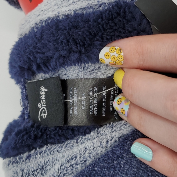 Disney Mickey Lounger with Cozy Hood - Picture 4 of 6